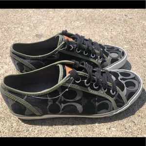 COACH black gym shoes